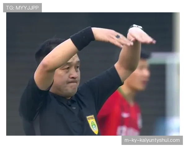 战术犯规的判罚标准：何时构成黄牌警告？