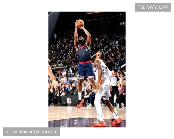 米切尔连续关键回合抢断提升防守强度明显拉开球队优势